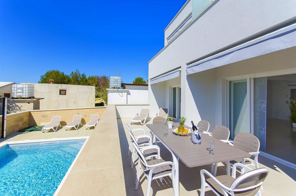 Apartments Villa V 维尔 外观 照片