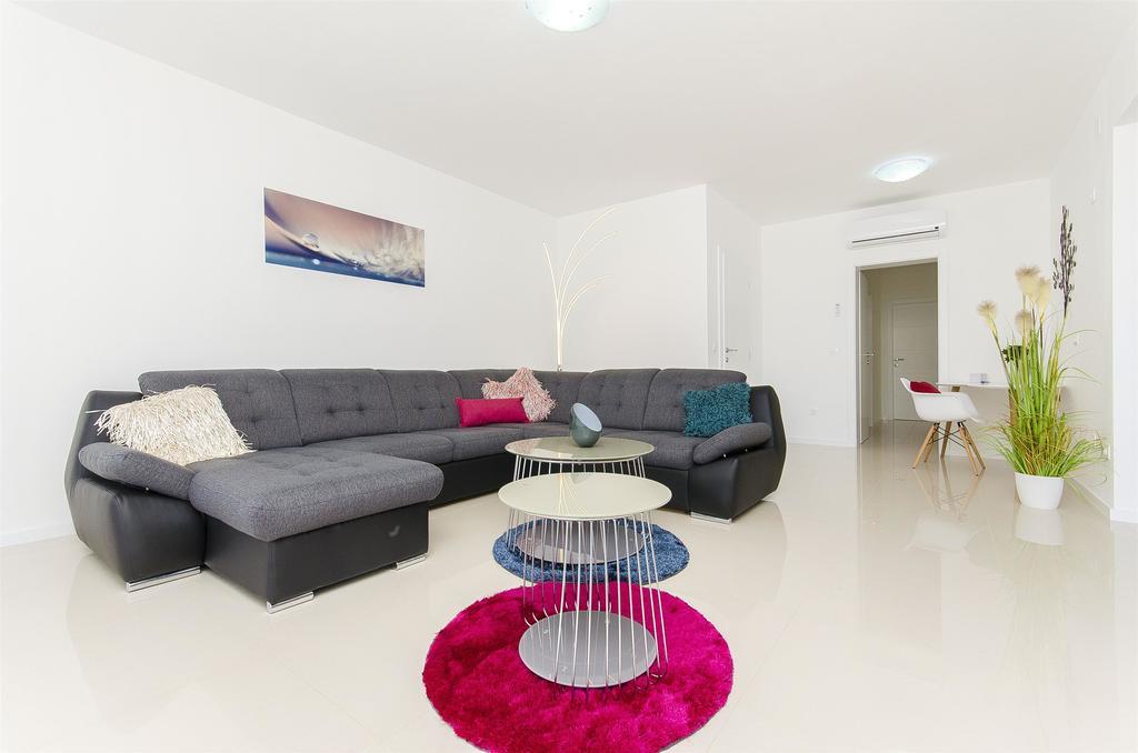Apartments Villa V 维尔 外观 照片