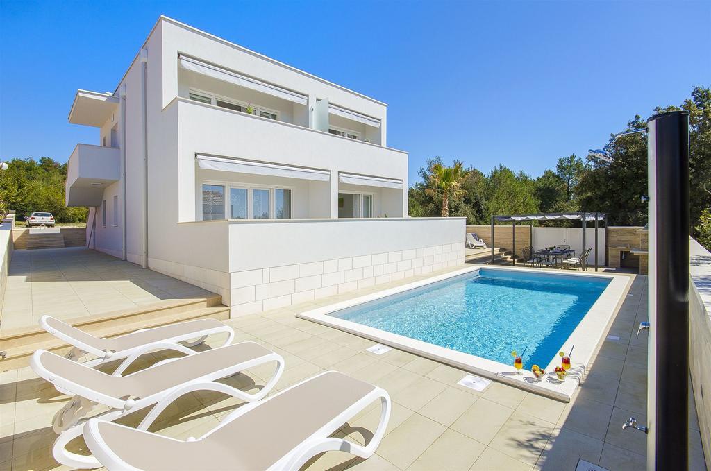 Apartments Villa V 维尔 外观 照片