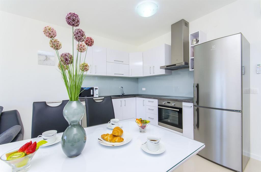 Apartments Villa V 维尔 外观 照片